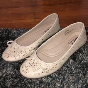 Cliffs Off White Flats